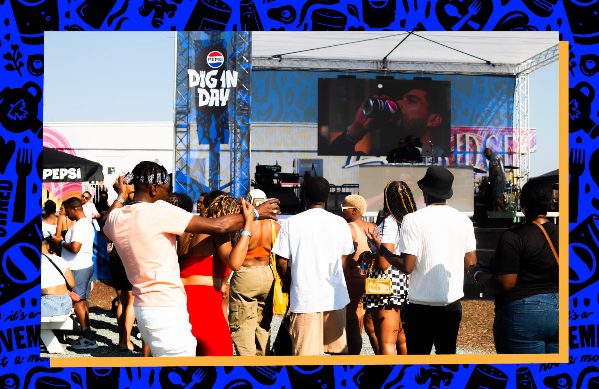 crowd scene at Pepsi Dig in Day, looking toward the stage