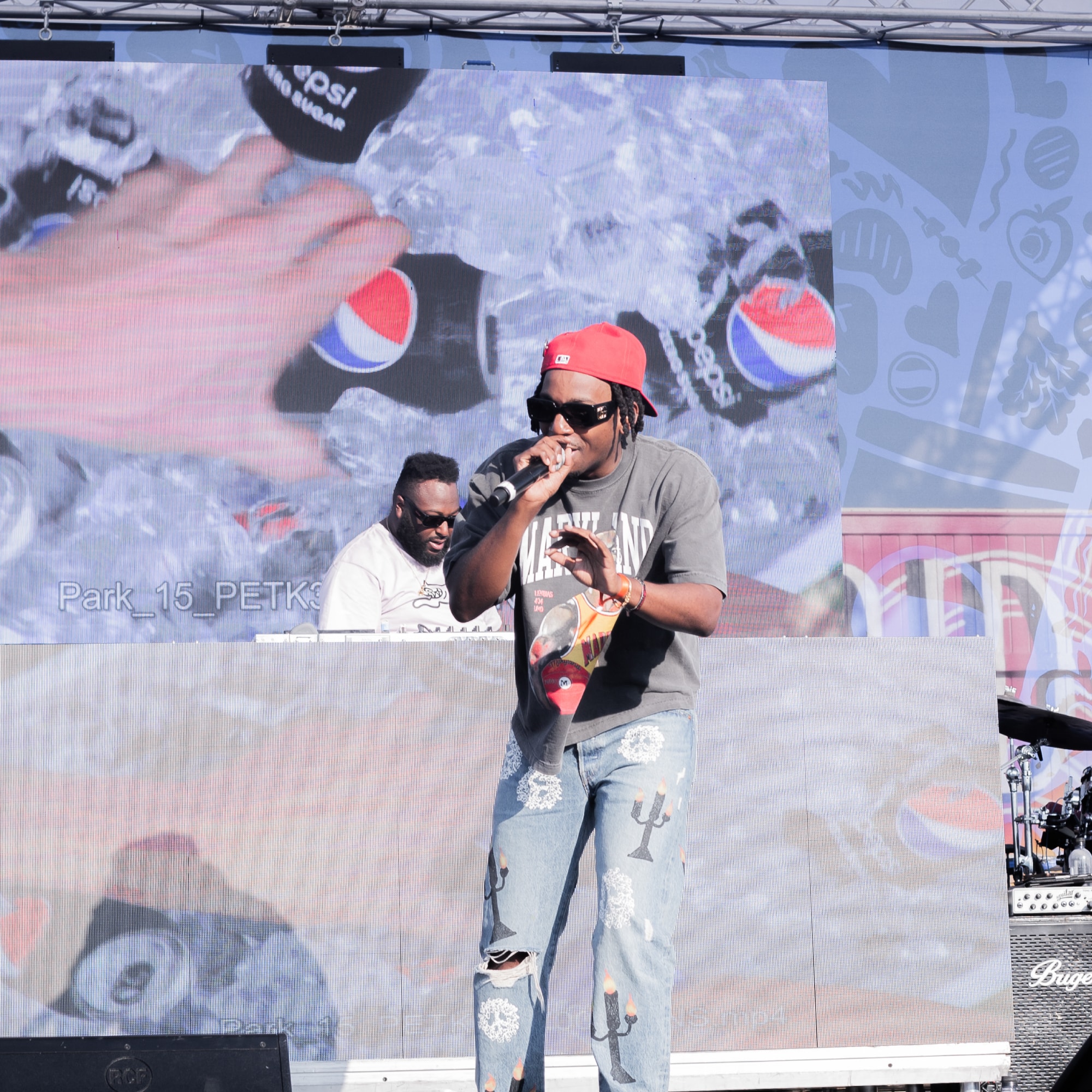 a performer at Dig in Day